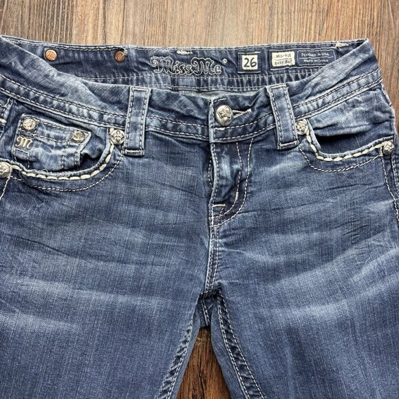 Miss Me Mid Rise Easy Boot Jeans Distressed Medium Wash Women’s Size 26 - Picture 3 of 10